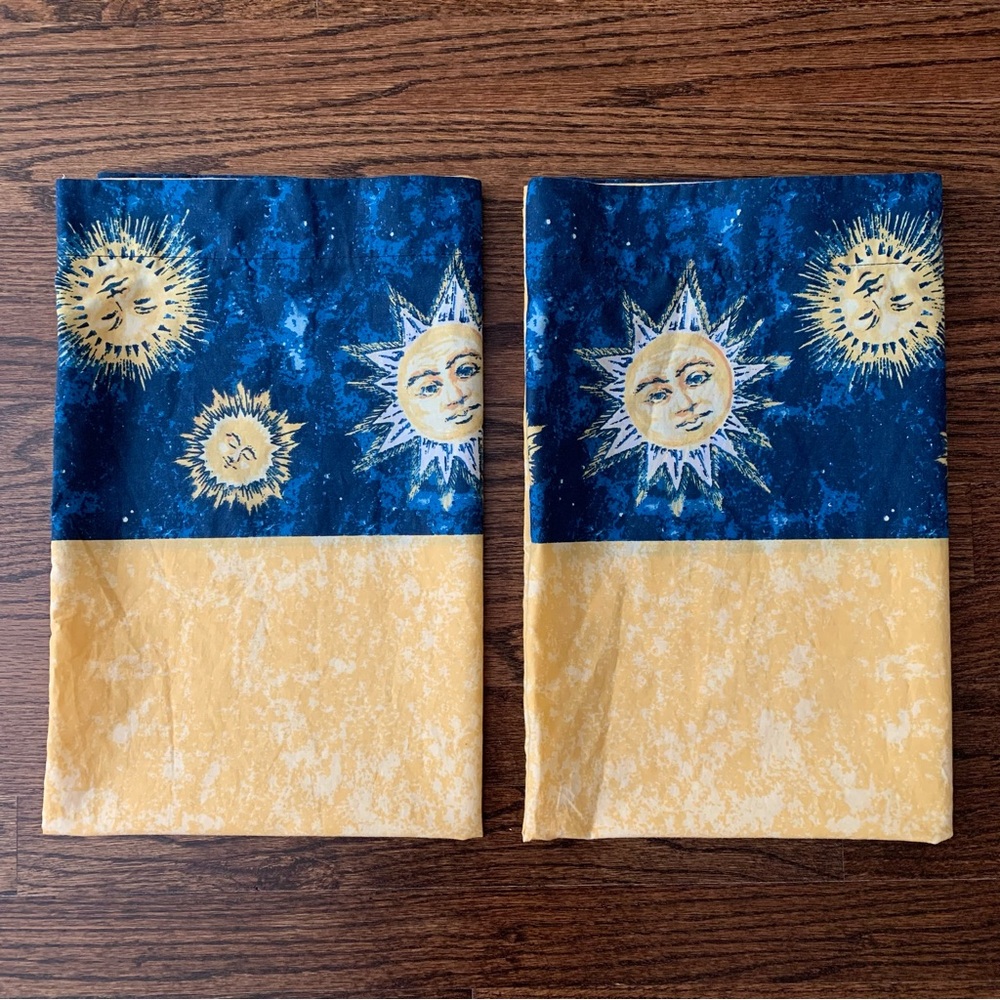 🌞 Vintage 90s Celestial Pillow Cases (Standard Size)